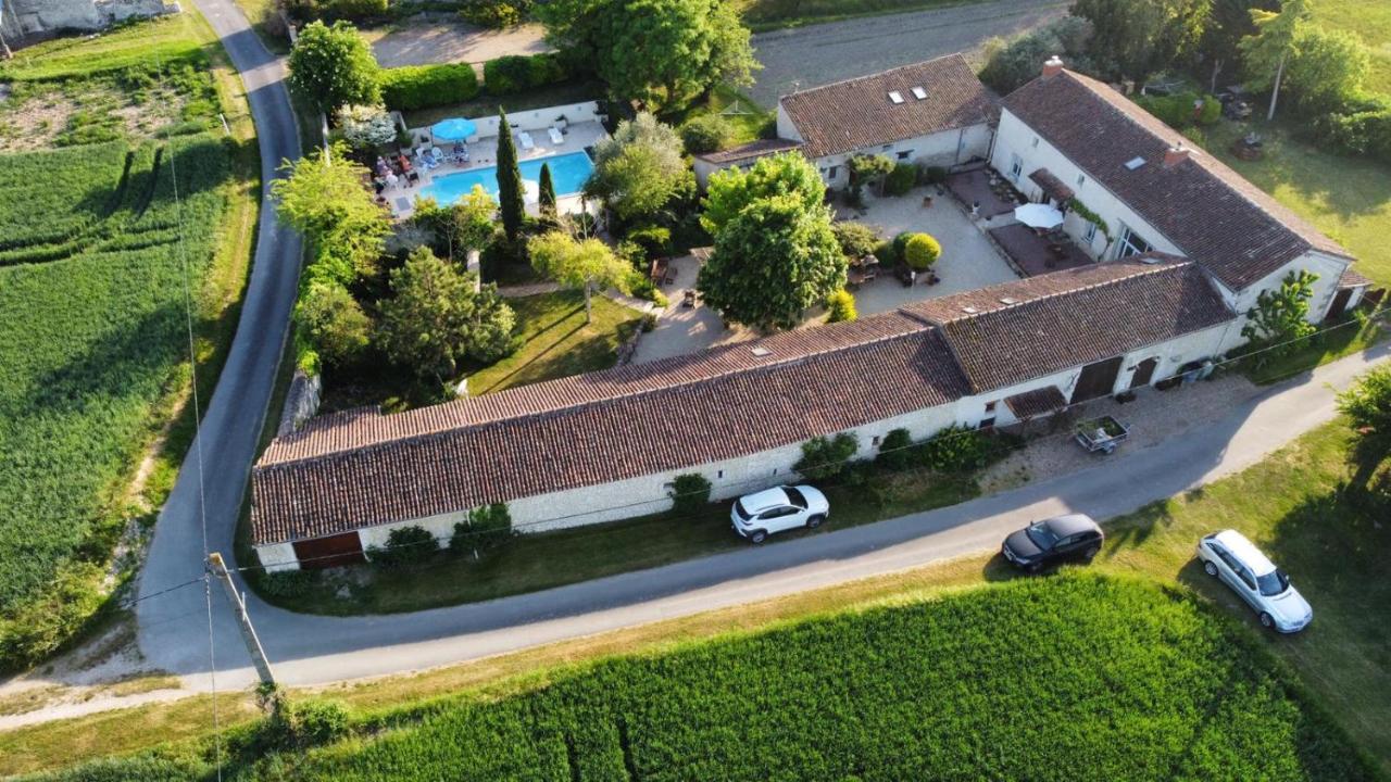 Les Coindries Holiday home Faye-la-Vineuse